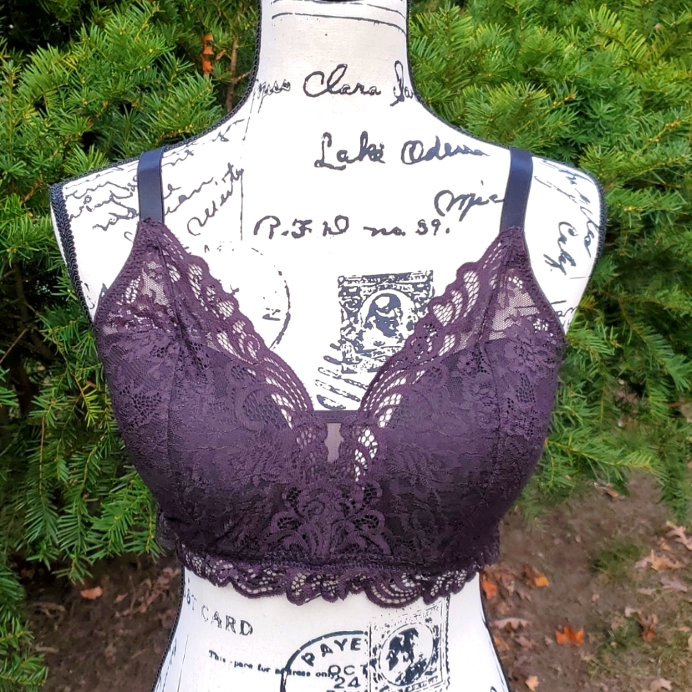 BALI ▪︎ Lace Desire Wire free Bralette, NWOT